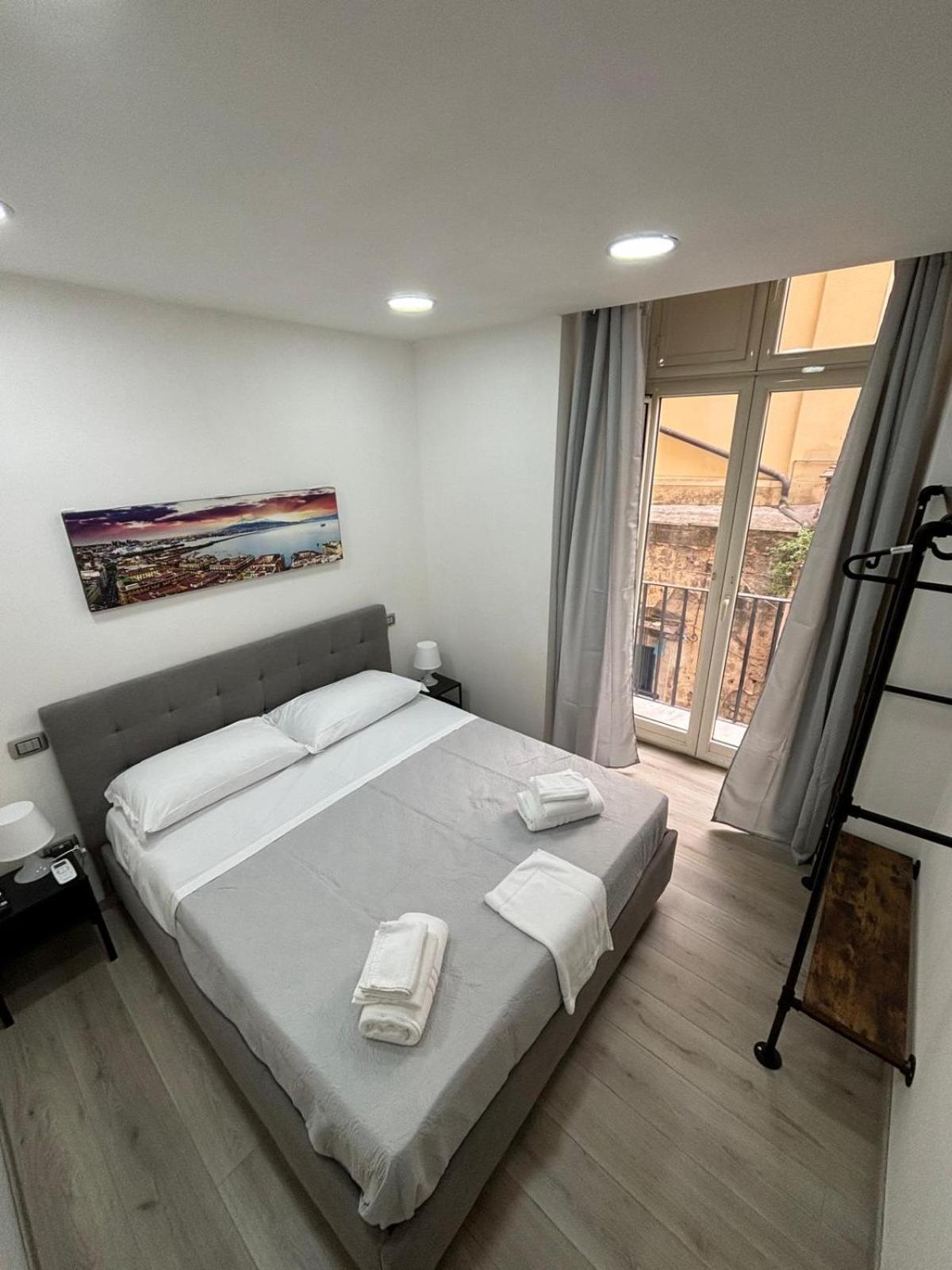 Na City Rooms Neapol Zewnętrze zdjęcie